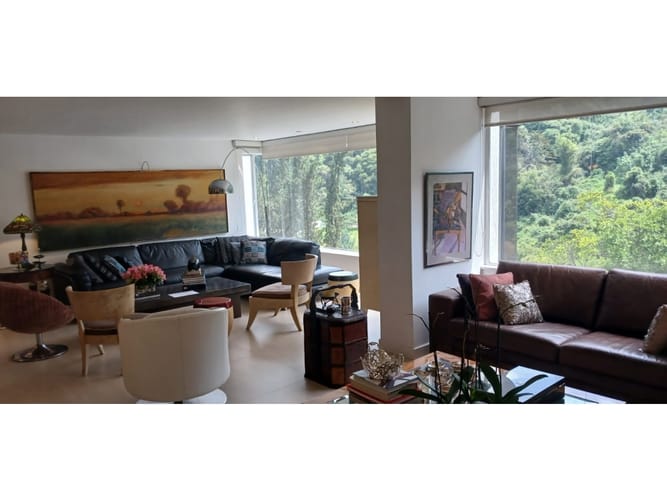 Apartamento de 3 alcobas en venta en Chicó Reservado, Bogotá, 210 m² · foto 2 de 24