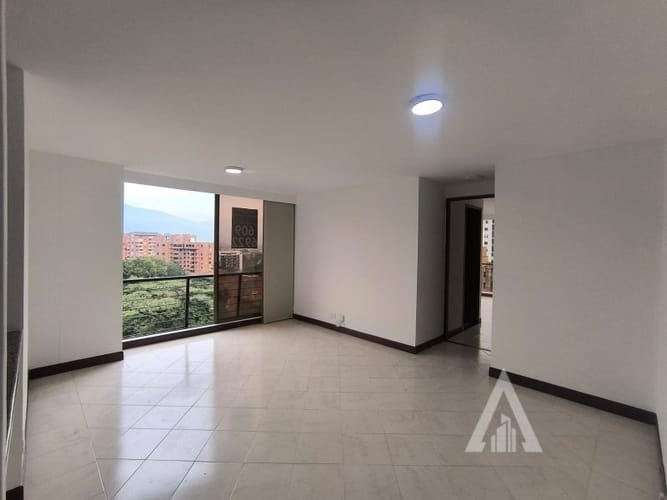 Apartamento de 1 alcoba en arriendo en El Tesoro, Medellín, 54 m² · foto 2 de 18