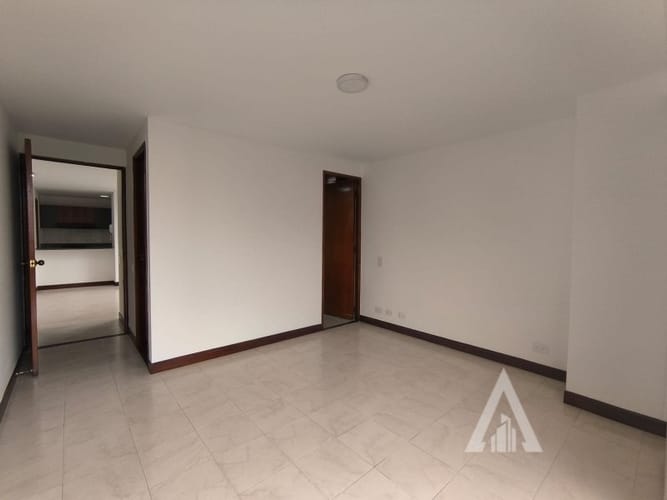 Apartamento de 1 alcoba en arriendo en El Tesoro, Medellín, 54 m² · foto 5 de 18