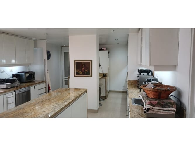 Apartamento de 3 alcobas en venta en Chicó Reservado, Bogotá, 210 m² · foto 13 de 24