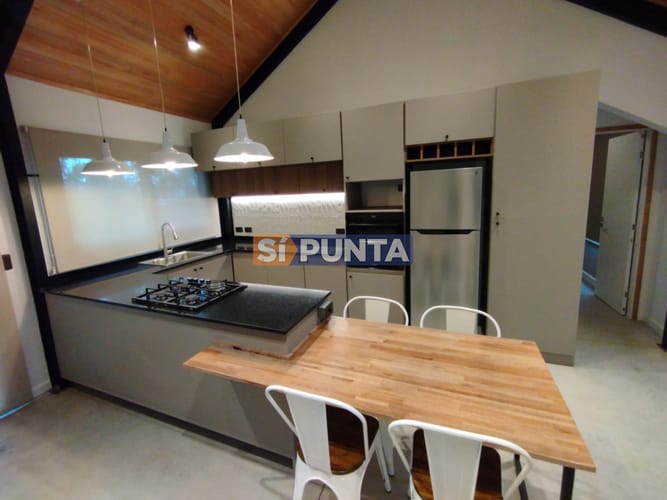 Casa en alquiler anual 2 dormitorios · Foto 4