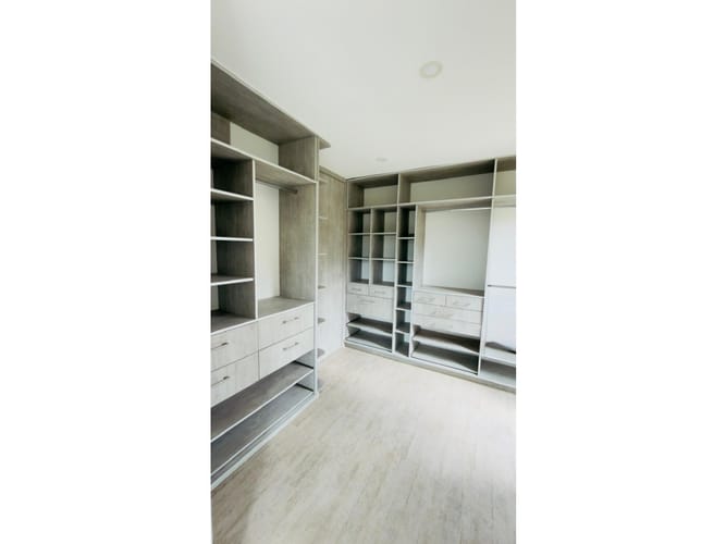 Casa de 3 alcobas en arriendo en Cabeceras De Llanogrande, Rionegro, 450 m² · foto 9 de 19