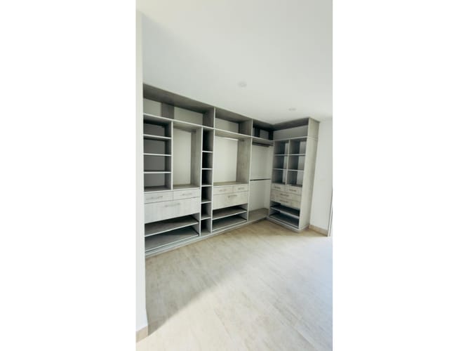 Casa de 3 alcobas en arriendo en Cabeceras De Llanogrande, Rionegro, 450 m² · foto 12 de 19