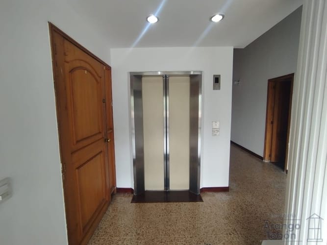 Apartamento de 3 alcobas en arriendo en Conquistadores, Medellín, 165 m² · foto 4 de 23