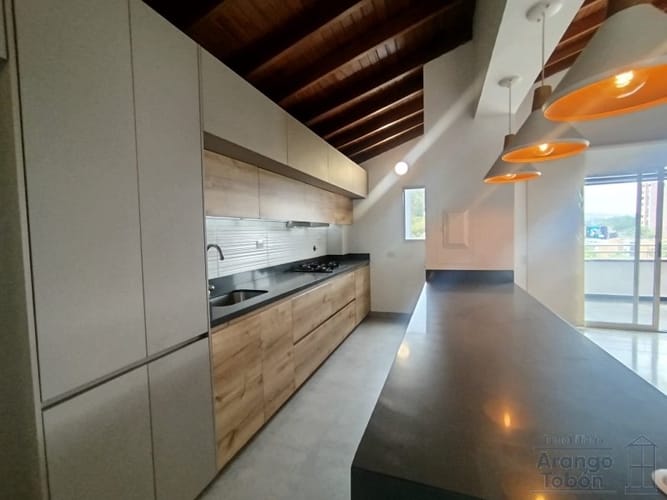 Apartamento de 3 alcobas en arriendo en Conquistadores, Medellín, 165 m² · foto 8 de 23