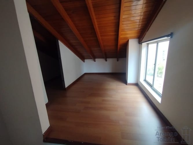 Apartamento de 3 alcobas en arriendo en Conquistadores, Medellín, 165 m² · foto 11 de 23