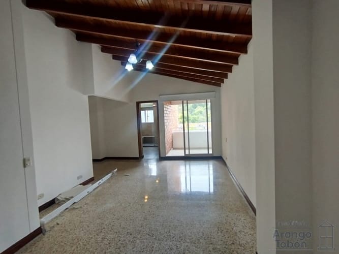 Apartamento de 3 alcobas en arriendo en Conquistadores, Medellín, 165 m² · foto 13 de 23