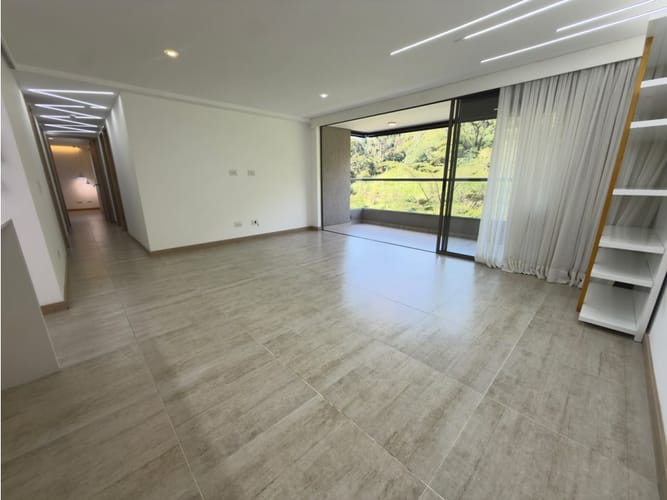 Apartamento de 3 alcobas en arriendo en Loma De Los Bernal, Medellín, 110 m² · foto 4 de 20