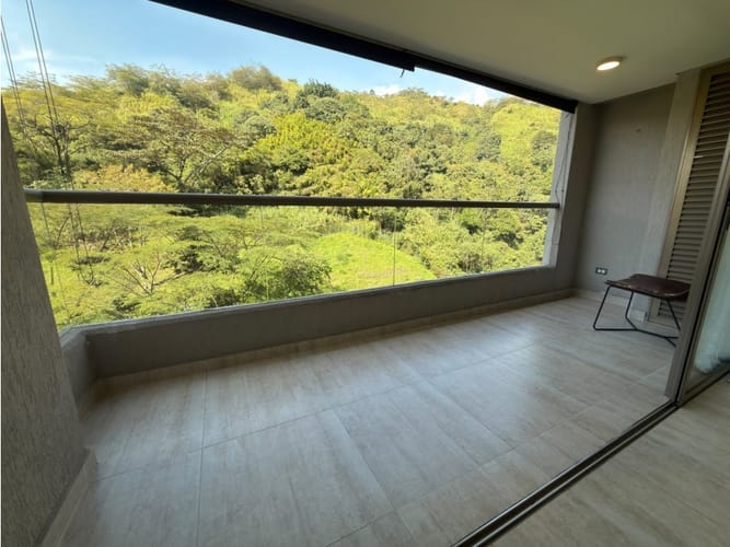 Apartamento de 3 alcobas en arriendo en Loma De Los Bernal, Medellín, 110 m² · foto 8 de 20