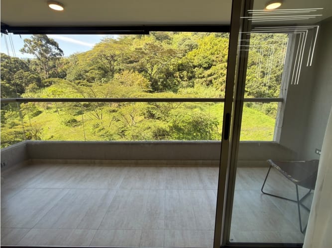 Apartamento de 3 alcobas en arriendo en Loma De Los Bernal, Medellín, 110 m² · foto 10 de 20