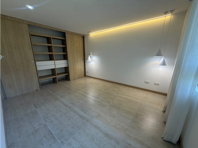 Apartamento de 3 alcobas en arriendo en Loma De Los Bernal, Medellín, 110 m² · foto 14 de 20