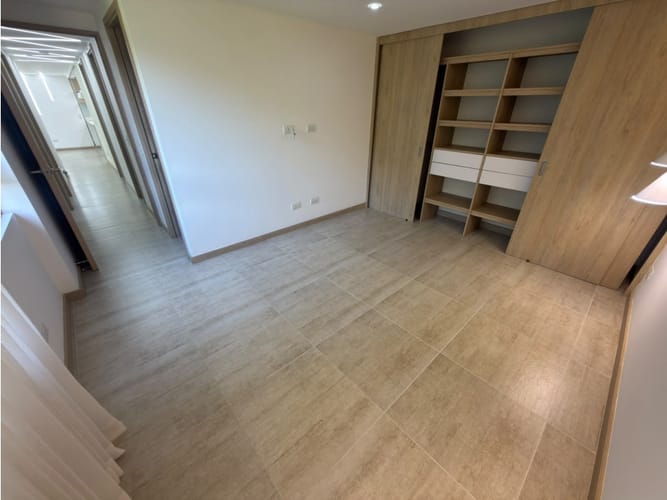 Apartamento de 3 alcobas en arriendo en Loma De Los Bernal, Medellín, 110 m² · foto 15 de 20