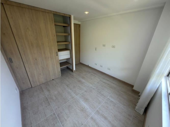 Apartamento de 3 alcobas en arriendo en Loma De Los Bernal, Medellín, 110 m² · foto 16 de 20