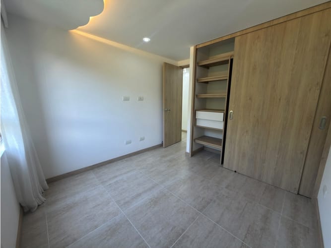 Apartamento de 3 alcobas en arriendo en Loma De Los Bernal, Medellín, 110 m² · foto 18 de 20