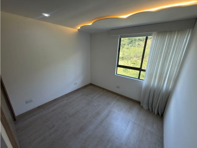 Apartamento de 3 alcobas en arriendo en Loma De Los Bernal, Medellín, 110 m² · foto 19 de 20