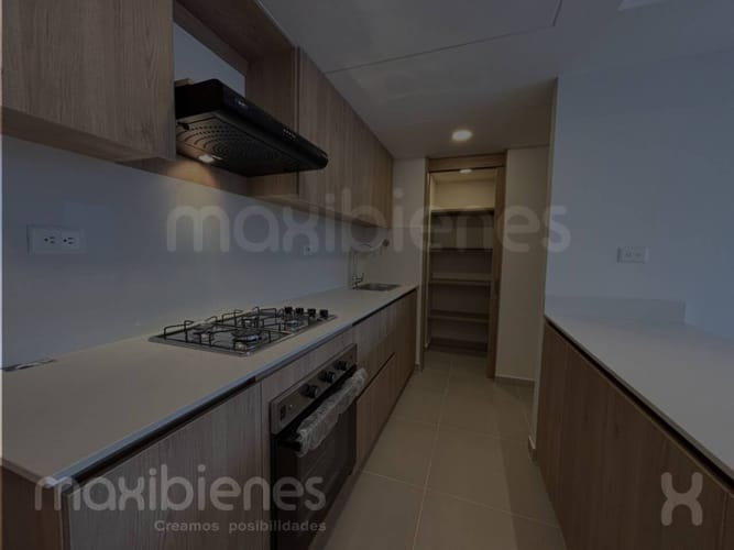 Apartamento de 3 alcobas en arriendo en Fatima, Itagüí, 87 m² · foto 3 de 14