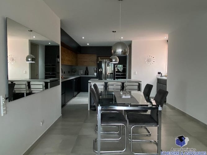 Apartamento de 2 alcobas en venta en Loma De Las Brujas, Envigado, 166 m² · foto 11 de 18