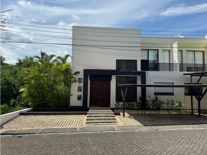 Casa de 4 alcobas en venta en Santander, Girardot, 180 m² · foto 2 de 20