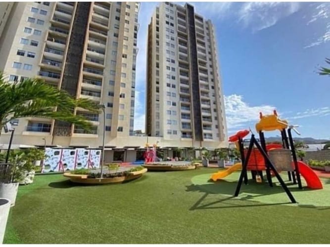 Apartamento de 3 alcobas en venta en Bavaria, Santa Marta, 94 m² · foto 2 de 24