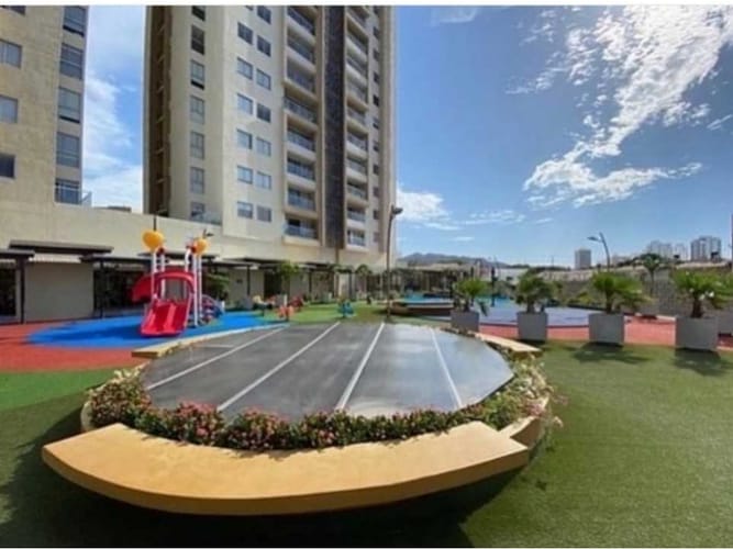 Apartamento de 3 alcobas en venta en Bavaria, Santa Marta, 94 m² · foto 3 de 24
