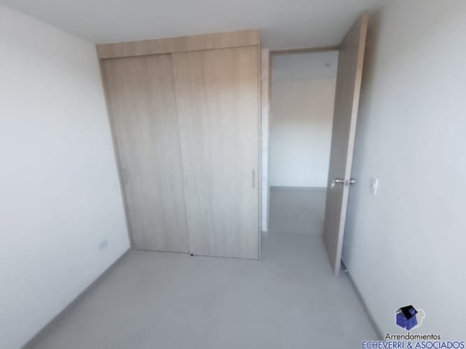 Apartamento de 3 alcobas en arriendo en La Cuenca, Envigado, 66 m² · foto 8 de 9