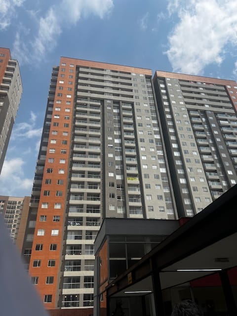 Apartamento en venta en Américas Central, Bogotá · foto 2 de 19