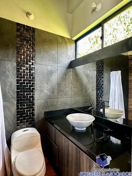 Casa de 4 alcobas en venta en Las Palmas, Medellín, 1480 m² · foto 2 de 24