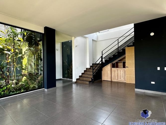 Casa de 4 alcobas en venta en Las Palmas, Medellín, 1480 m² · foto 3 de 24