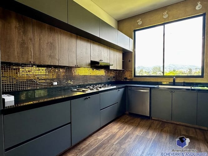 Casa de 4 alcobas en venta en Las Palmas, Medellín, 1480 m² · foto 14 de 24