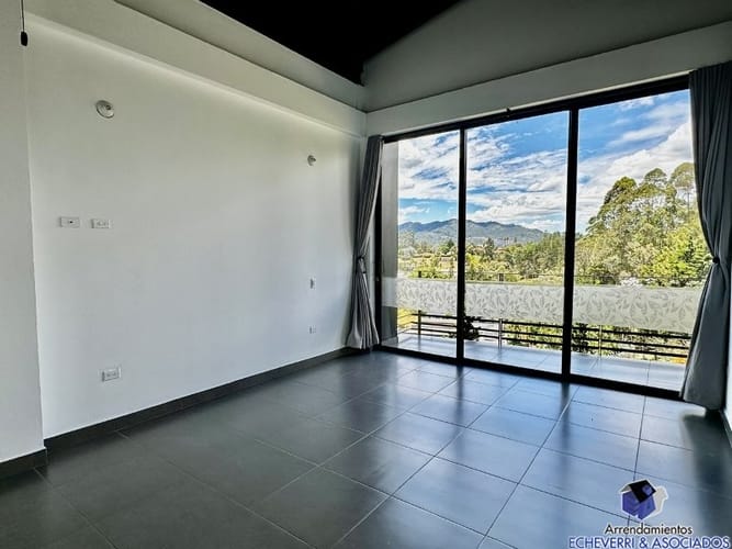 Casa de 4 alcobas en venta en Las Palmas, Medellín, 1480 m² · foto 17 de 24