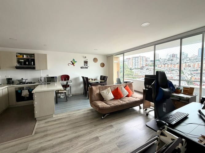 Apartamento de 3 alcobas en venta en Avenida Kevin Angel, Manizales, 81 m² · foto 2 de 21