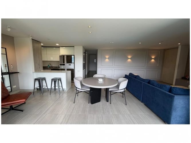 Apartamento de 3 alcobas en venta en Castropol, Medellín, 154 m² · foto 3 de 15