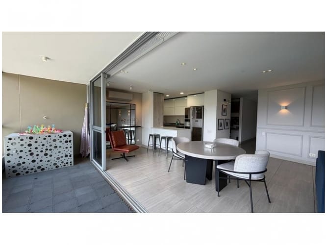 Apartamento de 3 alcobas en venta en Castropol, Medellín, 154 m² · foto 4 de 15