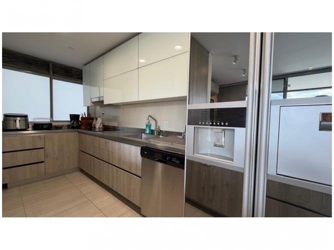 Apartamento de 3 alcobas en venta en Castropol, Medellín, 154 m² · foto 7 de 15