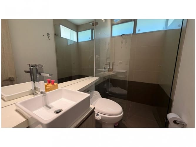 Apartamento de 3 alcobas en venta en Castropol, Medellín, 154 m² · foto 11 de 15