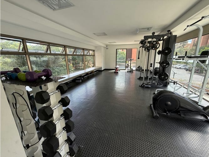 Apartamento de 3 alcobas en venta en Castropol, Medellín, 138 m² · foto 17 de 19
