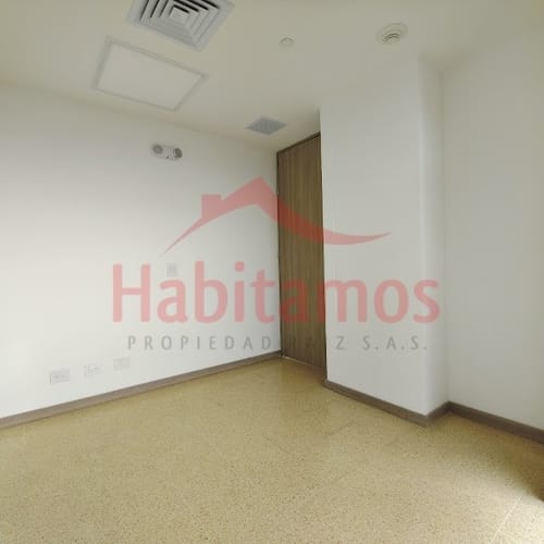 Oficina en venta en El Poblado, Medellín, 32 m² · foto 4 de 12