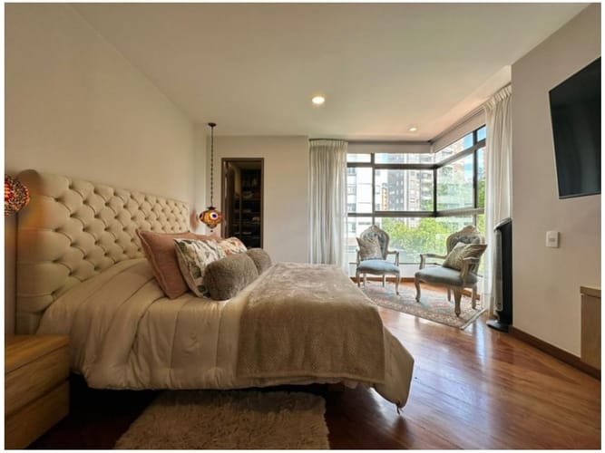 Apartamento de 4 alcobas en venta en Lalinde, Medellín, 215 m² · foto 10 de 15