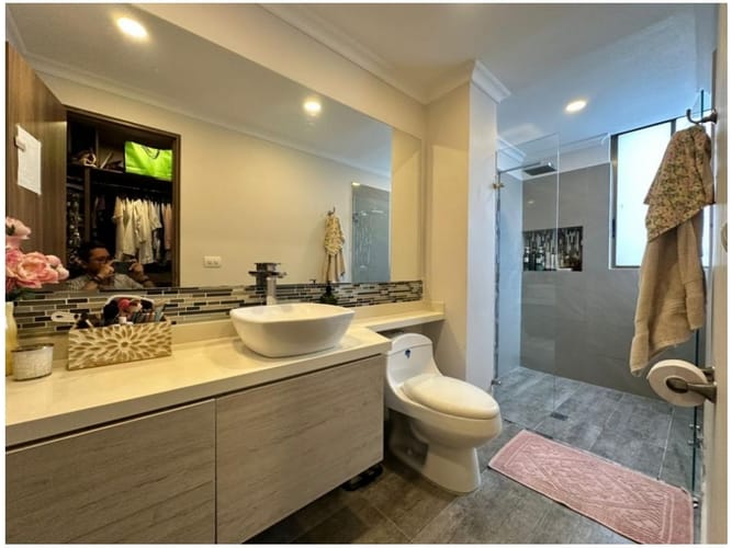 Apartamento de 4 alcobas en venta en Lalinde, Medellín, 215 m² · foto 11 de 15