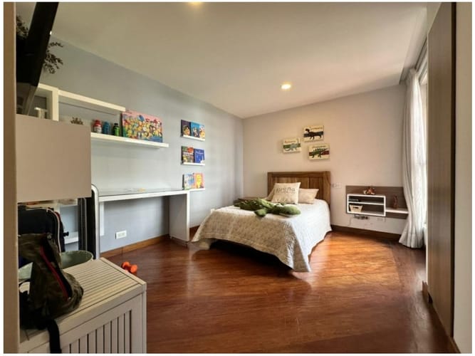 Apartamento de 4 alcobas en venta en Lalinde, Medellín, 215 m² · foto 12 de 15