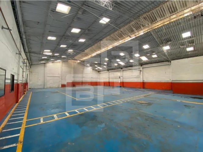 Bodega en arriendo en Perpetuo Socorro, Medellín, 850 m² · foto 3 de 24