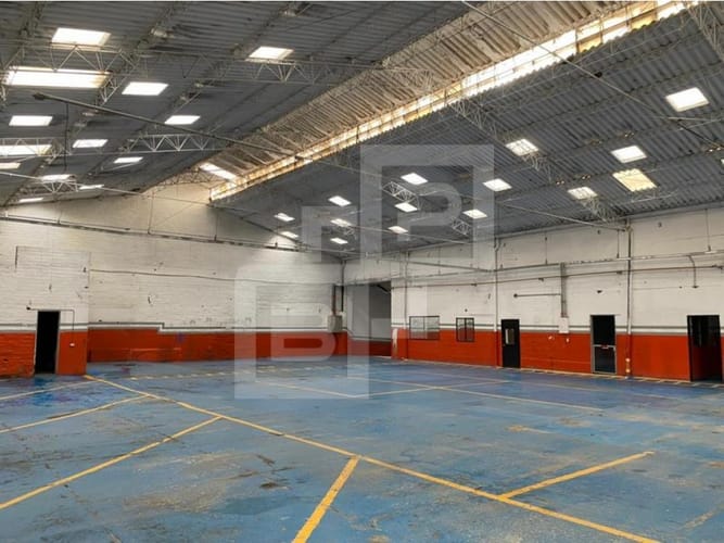 Bodega en arriendo en Perpetuo Socorro, Medellín, 850 m² · foto 10 de 24