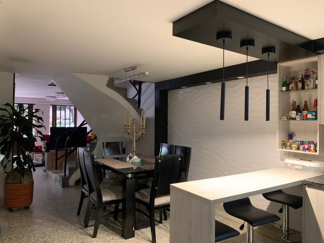 Casa de 6 alcobas en venta en Altos De Corales, Pereira, 224 m² · foto 2 de 19