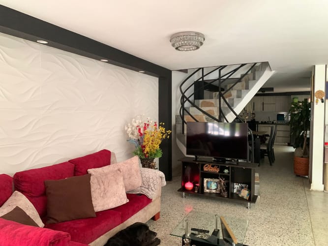 Casa de 6 alcobas en venta en Altos De Corales, Pereira, 224 m² · foto 4 de 19