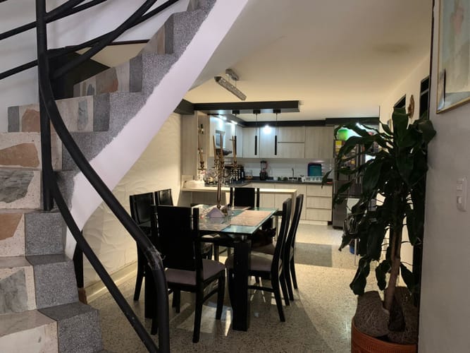 Casa de 6 alcobas en venta en Altos De Corales, Pereira, 224 m² · foto 6 de 19