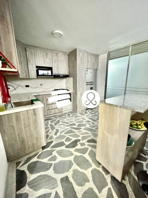 Apartamento de 3 alcobas en venta en La Almeria, Medellín, 96 m² · foto 2 de 23