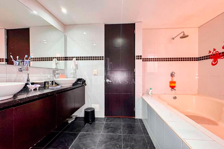 Apartamento de 3 alcobas en venta en Cedritos, Bogotá, 152 m² · foto 10 de 14