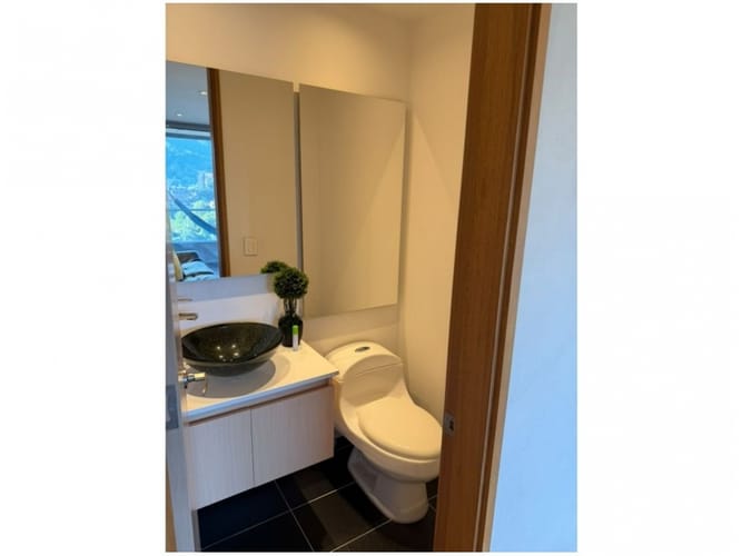 Apartamento de 3 alcobas en venta en Loma Benedictinos, Envigado, 138 m² · foto 4 de 12