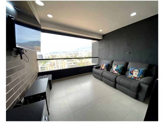 Apartamento de 2 alcobas en venta en Zona Centro, Envigado, 80 m² · foto 2 de 12