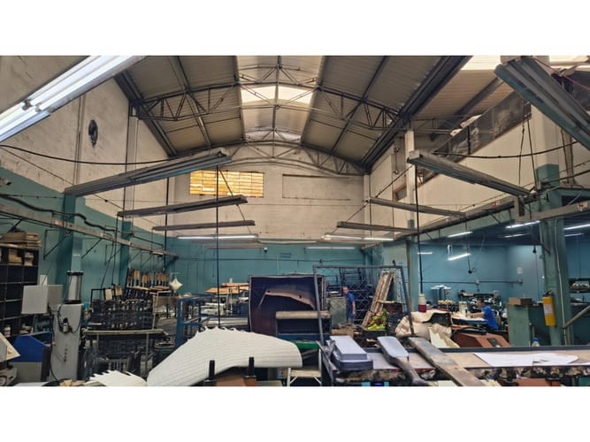 Bodega en venta en Bombona No.1, Medellín, 503 m² · foto 2 de 6
